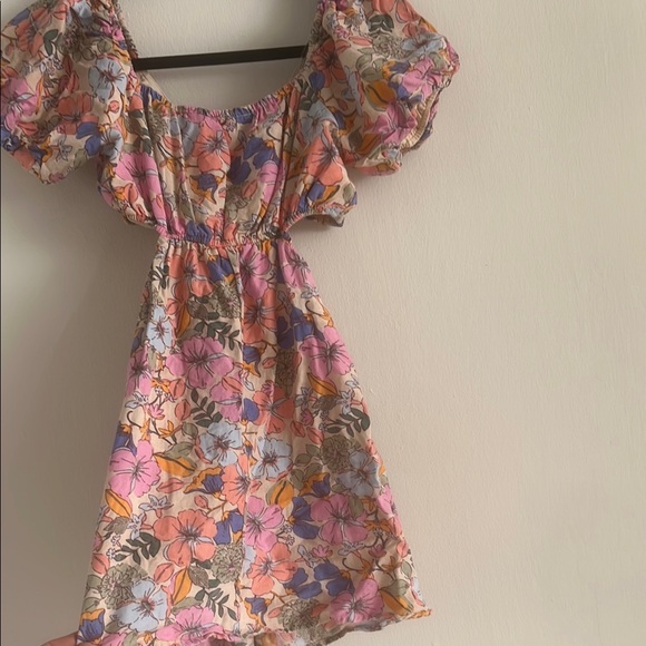 Floral V-Neck Dress - Picture 2 of 4